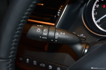 2018款凯美瑞2.5L 基本型