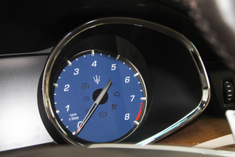 2013款总裁 3.0T自动V6标准型