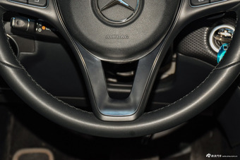 2017款奔驰A级 A200 1.6T自动动感型