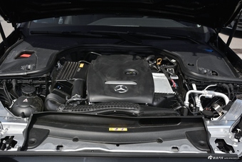 2018款奔驰E级改款2.0T自动 300L 运动豪华型