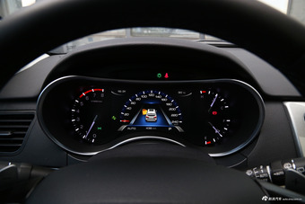 2017款哈弗H8 2.0T自动汽油四驱尊享型