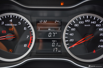 2018款奔腾X40网红版 1.6L手动舒适型