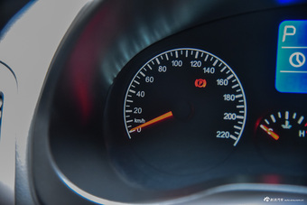 2016款瑞虎3 1.6L自动尊尚版