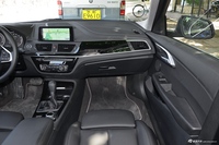 2017款宝马1系118i自动设计套装型