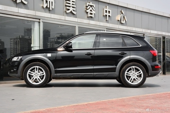 2017款奥迪Q5 Plus 2.0T自动40TFSI舒适型