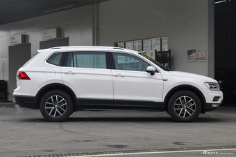 2017款途观L 1.8T自动两驱舒适版330TSI