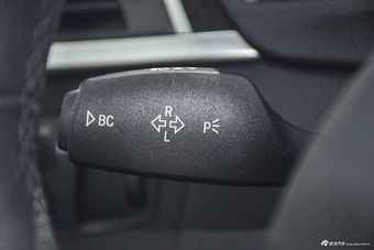 2016款宝马3系 2.0T自动320Li豪华设计套装