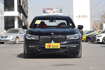 2018款宝马7系740Li 3.0T自动尊享型M运动套装xDrive黑焰版