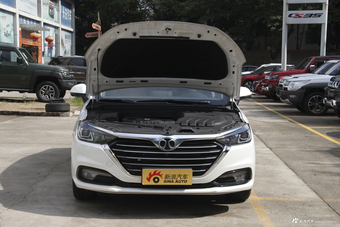 2018款北汽绅宝D50 1.5L CVT尊享智联版