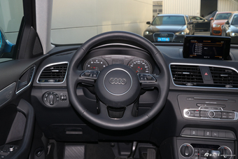 2018款奥迪Q3 30周年年型 35 TFSI时尚型