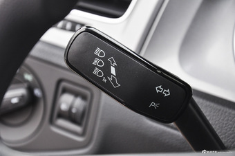 2016款高尔夫1.6L自动时尚型