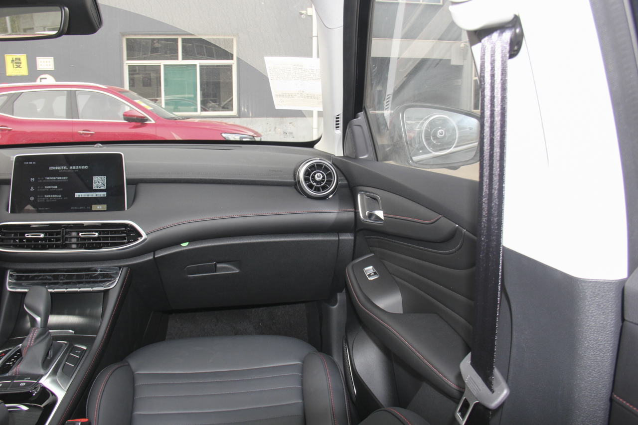 2018款名爵HS 1.5T自动两驱20T荷尔蒙劲情版 