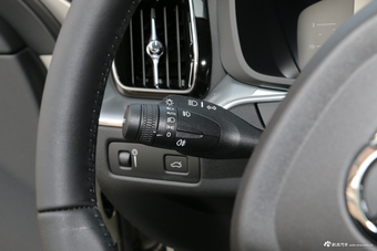 2019款沃尔沃XC60 2.0T自动四驱T5智逸版