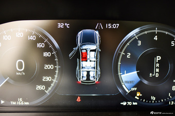2015款沃尔沃XC90 2.0T自动 T6智雅版7座