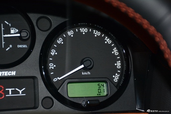 2016款卫士斯达泰克90 2.2L柴油68周年纪念版