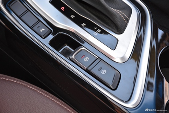 2017款宝骏560 1.5T DCT旗舰型7座