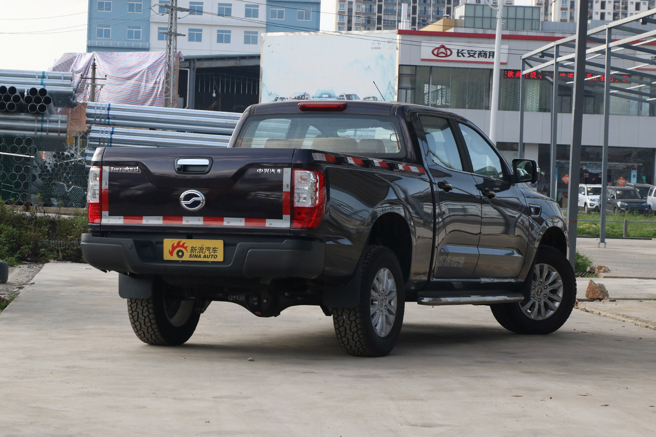 2018款领主2.5T手动柴油大双两驱超豪华型