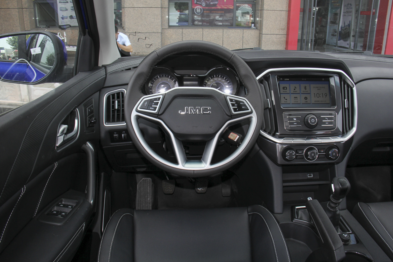 2017款域虎7 2.4T手动柴油四驱豪华版JX4D24A5L