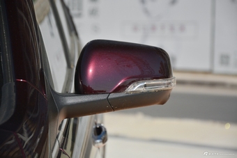 2017款宝骏560 1.5T DCT旗舰型7座