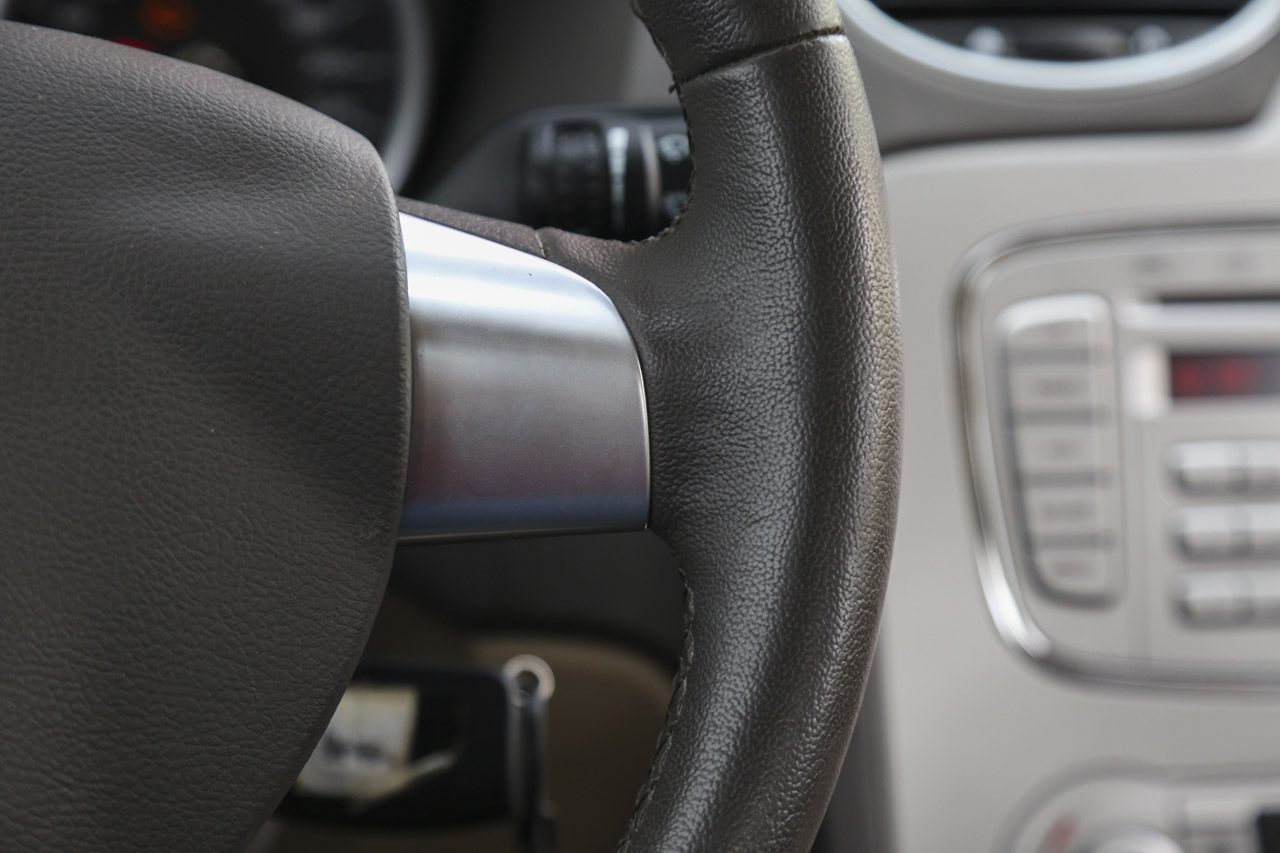 2013款福克斯两厢经典1.8L自动时尚型