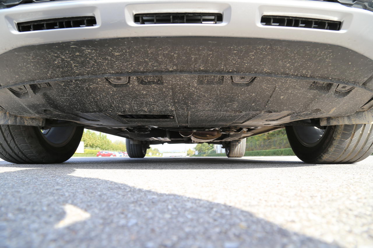 2017款传祺GS8 2.0T自动两驱尊贵版320T