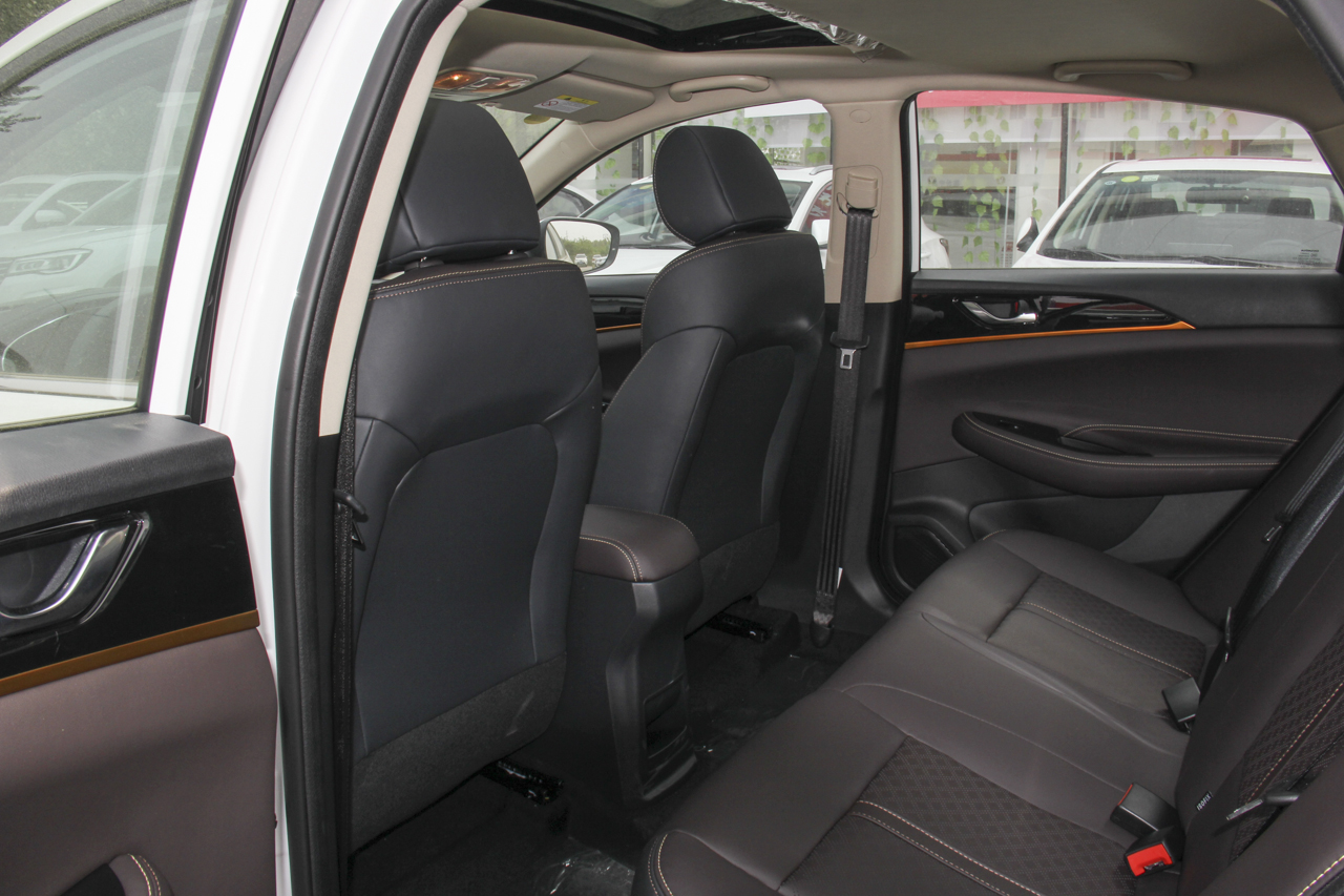 2018款逸动DT 1.6L手动智享型