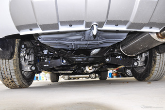 2016款哈弗H6升级版1.5T自动两驱精英型 简约白