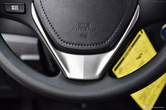 2016款雷凌双擎1.8L自动精英天窗版