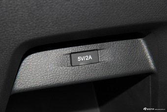 2017款宝骏560 1.5T DCT尊享型