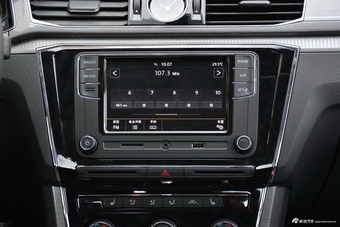 2017款上汽大众帕萨特330TSI DSG尊荣型