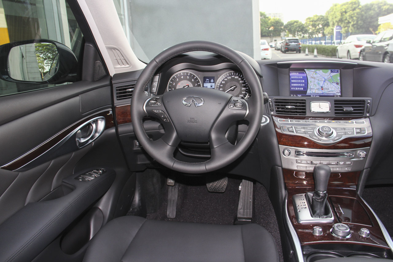 2015款英菲尼迪Q70L 2.5L悦享版