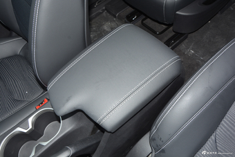 2017上汽大通D90 2.0T自动两驱水星