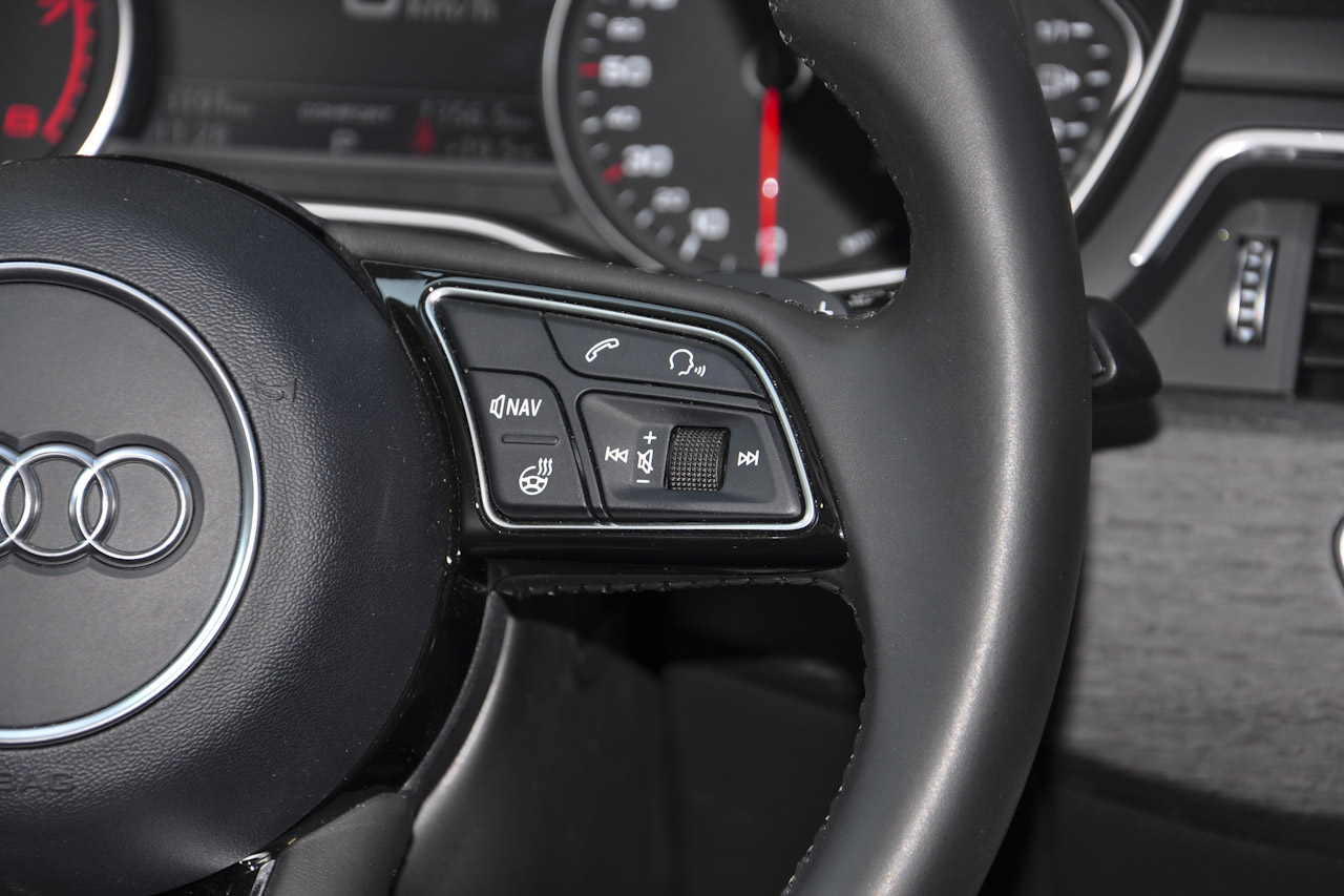 2017款奥迪A4L 2.0T自动45TFSI quattro风尚型