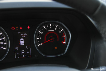 2018款东南DX3 1.5T自动尊贵型 