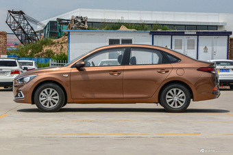 2017款悦动1.6L手动悦值版GLS