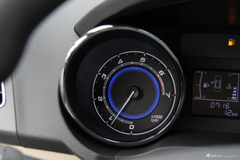 2015款奇瑞E3 1.5L手动风尚型 钛辉银