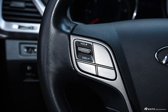 2013款格锐2.2T自动 7座四驱舒适型