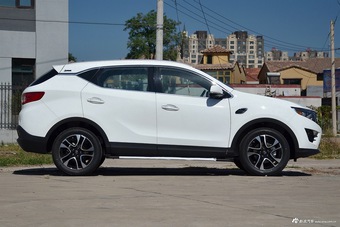 2016款DX7 1.5T自动白骑饰