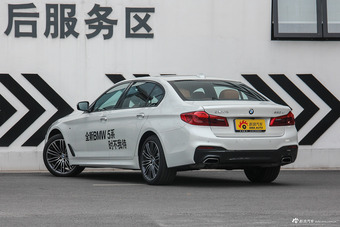 2018款宝马5系2.0T自动530Li领先型 M运动套装