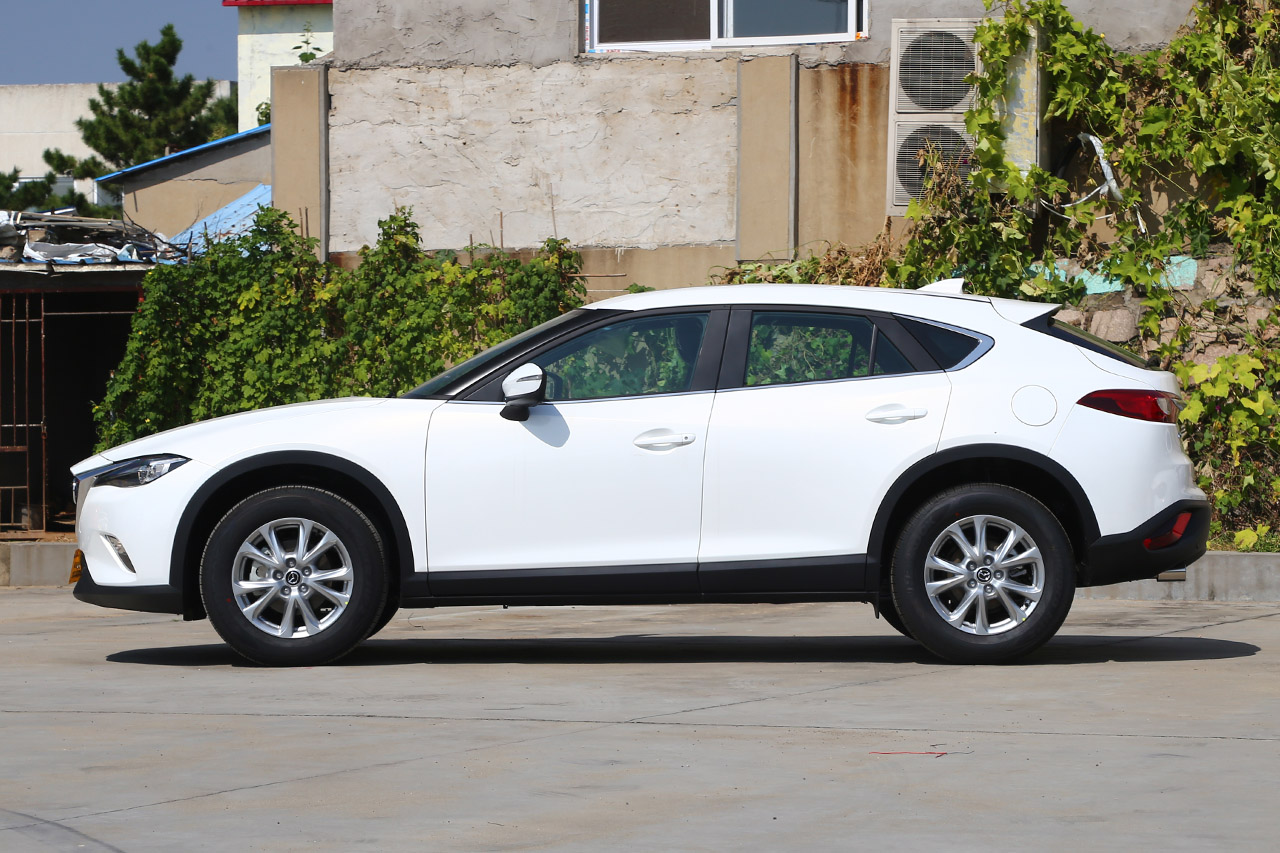 2018款马自达CX-4 2.0L自动两驱蓝天活力版