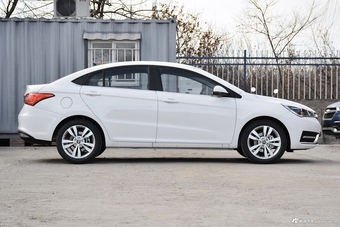 2017款艾瑞泽5 1.5L手动精英版