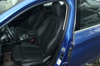 2017款宝马1系120i自动设计套装型 