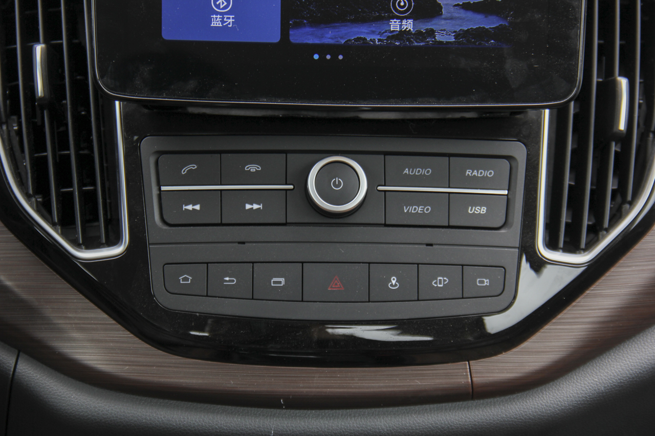 2018款森雅R7C 1.6L 手动智悦型