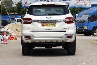 2016款撼路者2.0T自动两驱豪华版汽油 珠光白