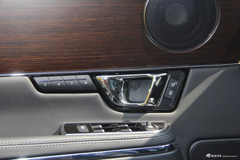 2015款捷豹XJL 3.0L自动SC两驱尊享商务版