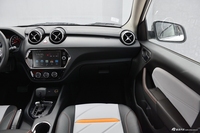 2018款东南DX3 1.5L手动户外版尊贵型