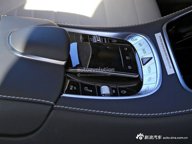 多媒体更易操作 新款AMG S 63内饰谍照