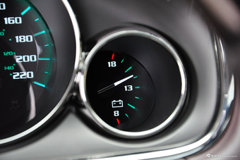 2014款昂科雷3.6L自动精英舒适型两驱