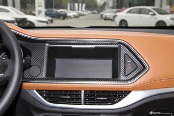 2017款众泰T300 1.5L手动精英型 