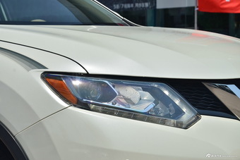 2014款奇骏2.5L自动XV NAVI四驱至尊版